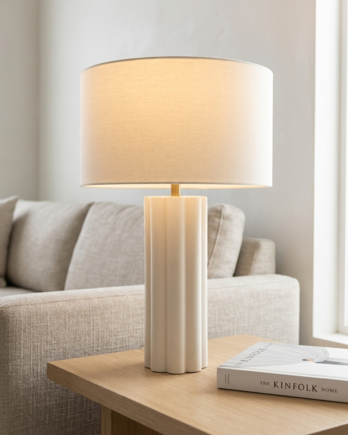 Brightech_BeccaTableLamp_Ceramic_Cream2.png