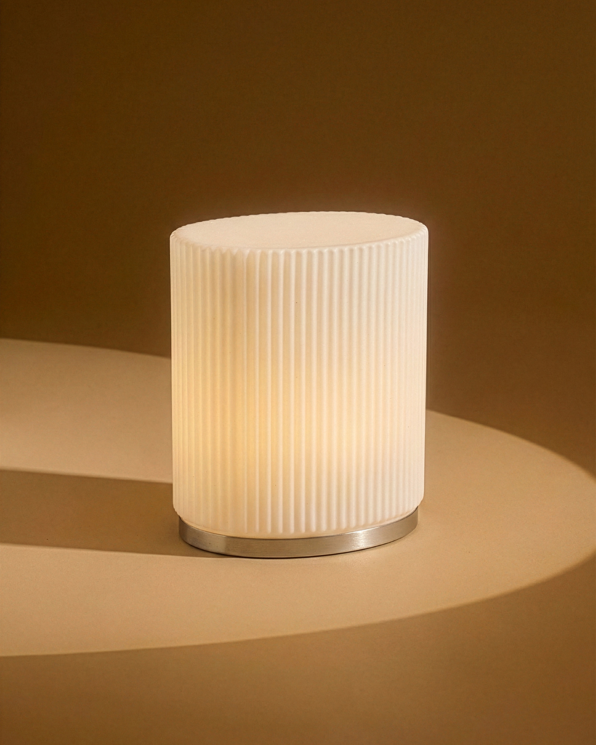 Brightech_LumiTableLamp_Glass_Chrome.png