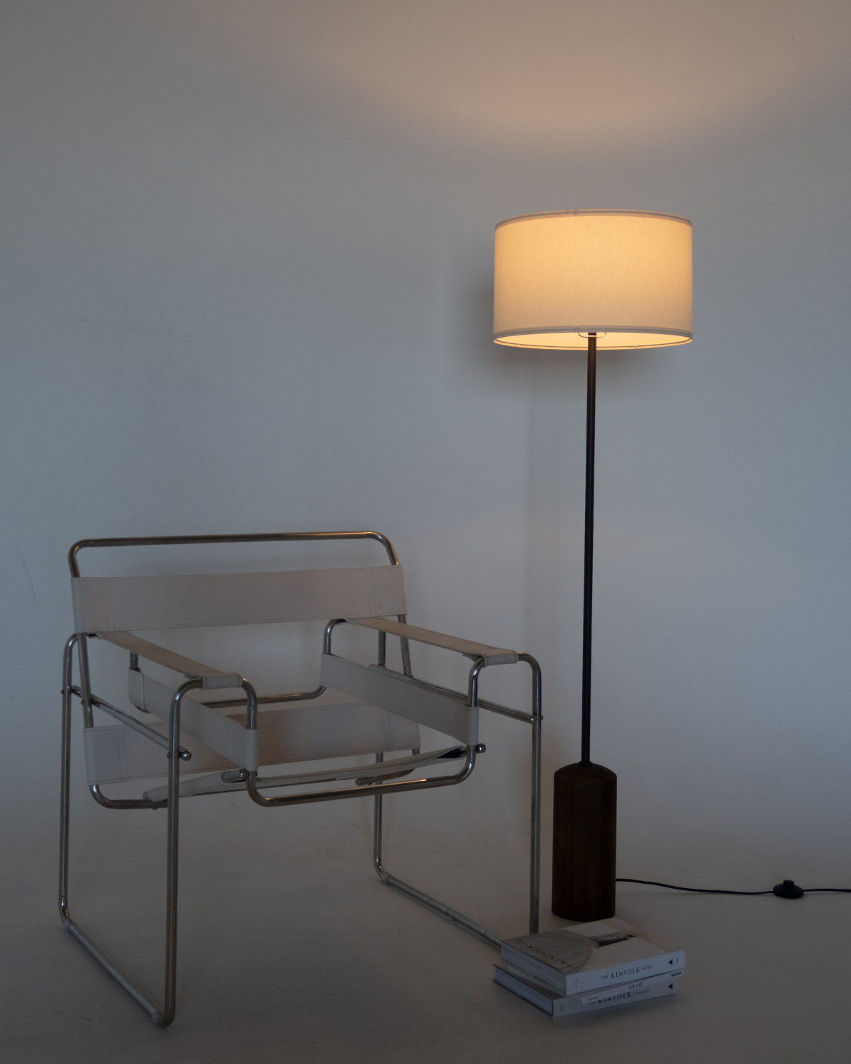 Brightech_OrenFloorlamp_Wood_Brown6.png