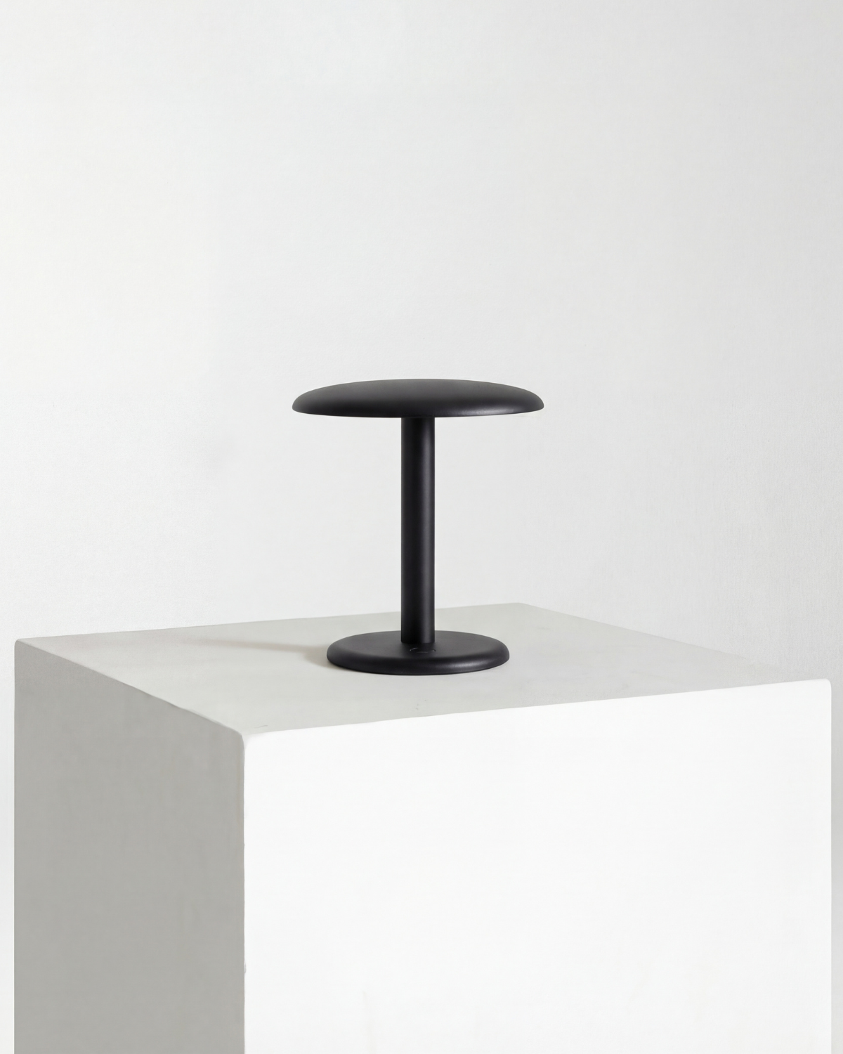 ZenoBlackPedestal.png